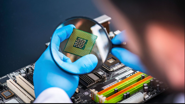 Semiconductor Stocks: Growth, Trends and Investment Risks
